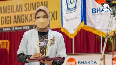 FKG IIK Bhakta Kembali Lahirkan Dokter Gigi Baru yang Siap Mengabdi di Penjuru Negeri.